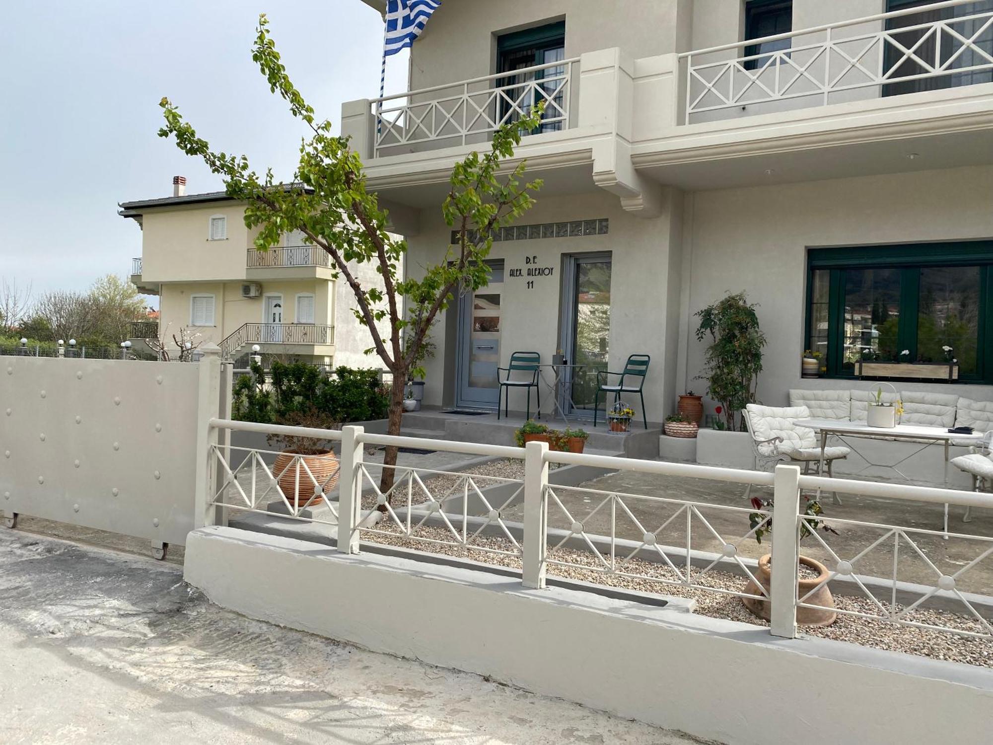 D.F. Apartment Калампака Екстериор снимка