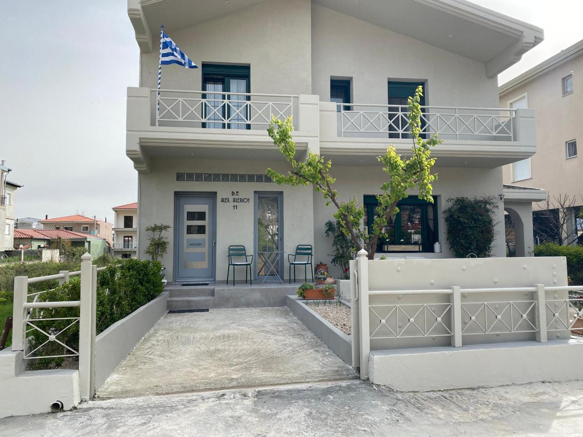 D.F. Apartment Калампака Екстериор снимка