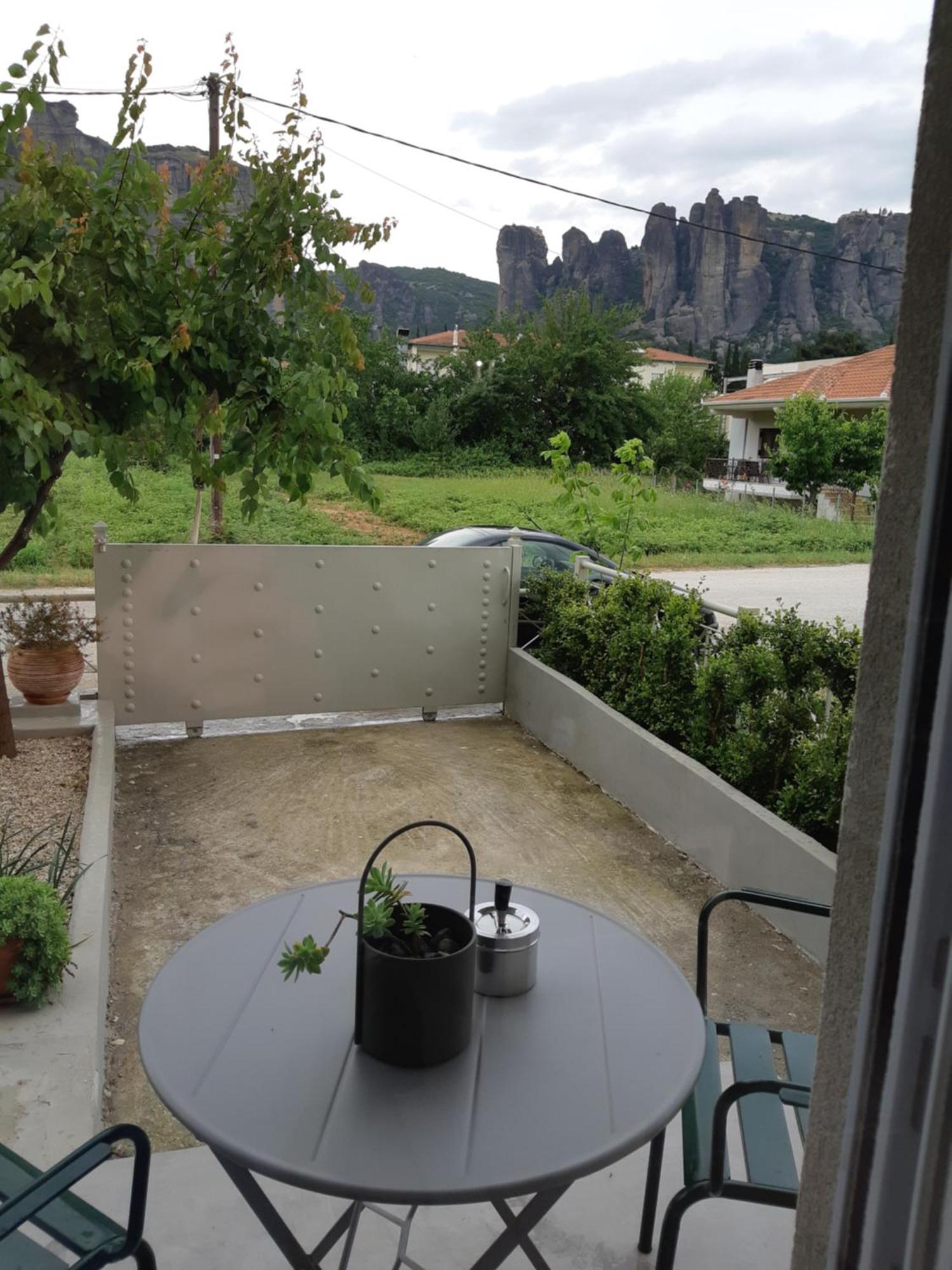 D.F. Apartment Калампака Екстериор снимка